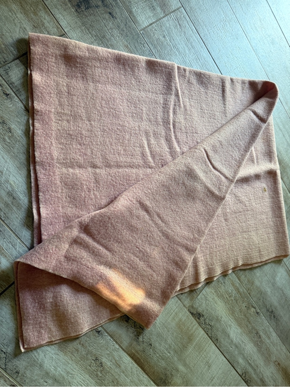 Vintage Wool Blush Blanket - Picture 4 of 7
